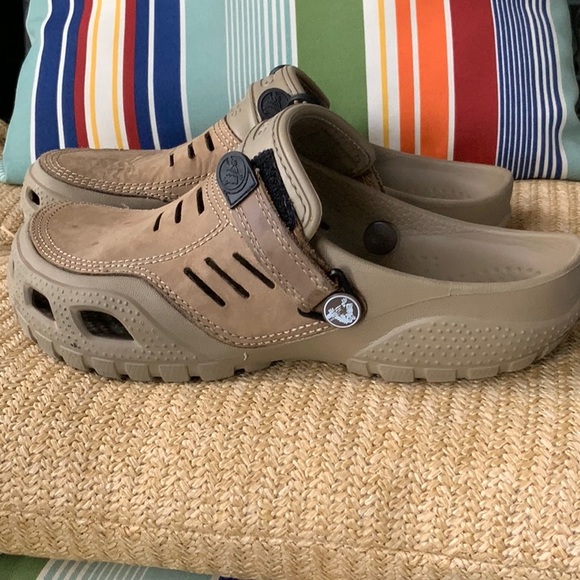 crocs men's yukon vista clog